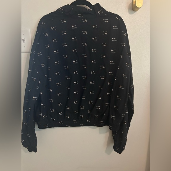 Nike Air Quarter Zip Wind Breaker - Picture 2 of 2